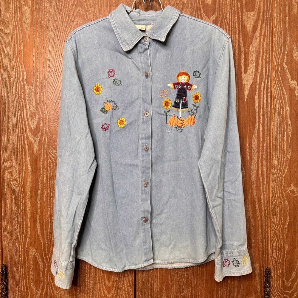 Falls Creek Womens Blue Denim Embroidered Scarecrow Fall Button Up Shirt Large
